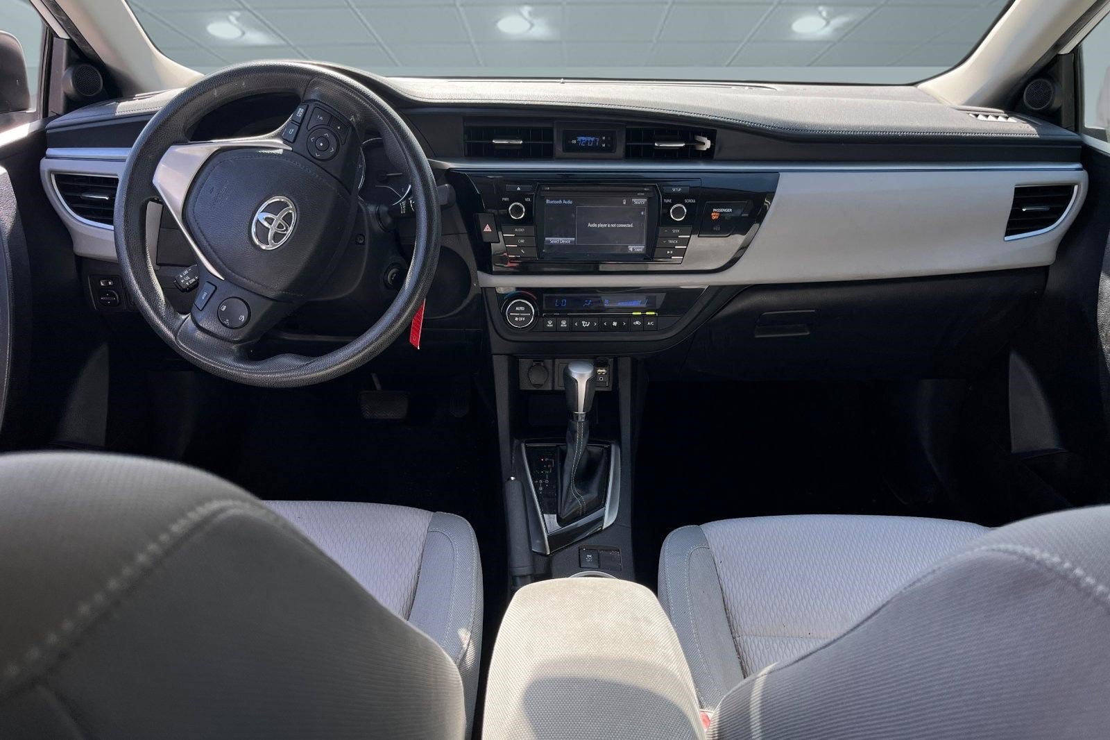 Used 2015 Toyota Corolla LE FWD image 7