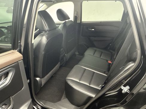 Used 2023 Nissan Rogue SV w/ SV Premium Package image 11