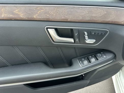 Used 2014 Mercedes-Benz E 350 4MATIC Sedan image 15
