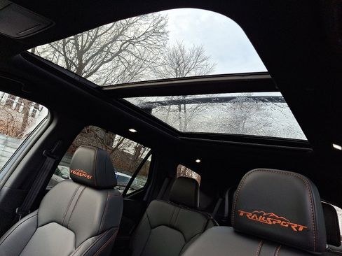 Certified 2025 Honda Pilot TrailSport image 12