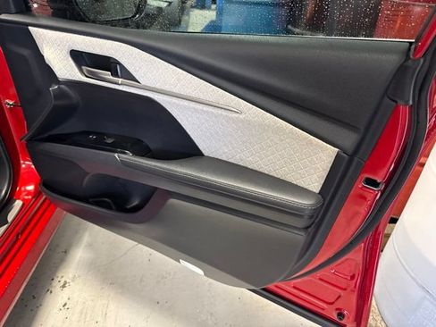 Used 2025 Toyota Camry XLE w/ Premium Plus Package FWD image 30