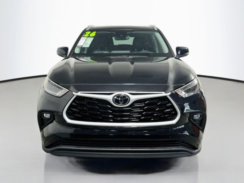 Used 2026 Toyota Highlander XLE AWD/4WD image 11
