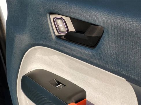 Used 2023 Ford Maverick XLT image 12