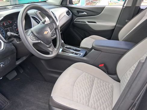 Used 2019 Chevrolet Equinox LS w/ LS Convenience Package FWD image 9