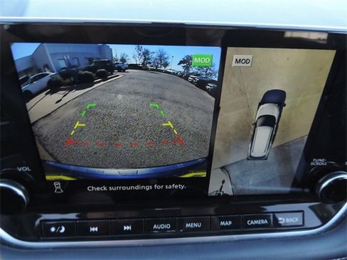 Used 2021 Nissan Rogue Platinum image 27