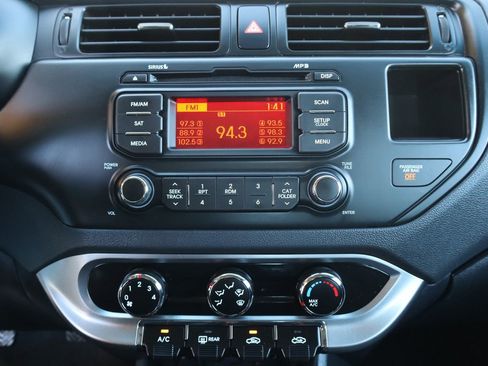 Used 2012 Kia Rio LX image 33