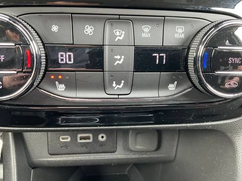 Certified 2023 Buick Encore GX Select w/ Sport Touring Package FWD image 10