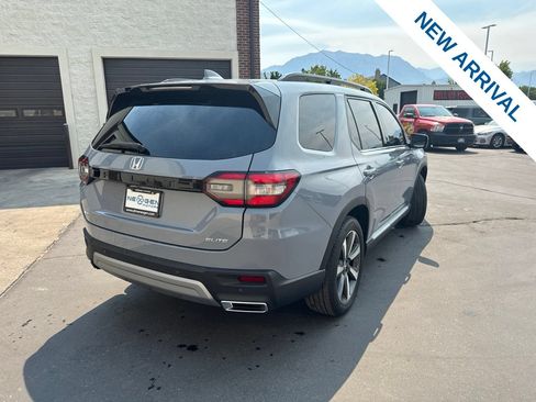 Used 2025 Honda Pilot Elite image 7