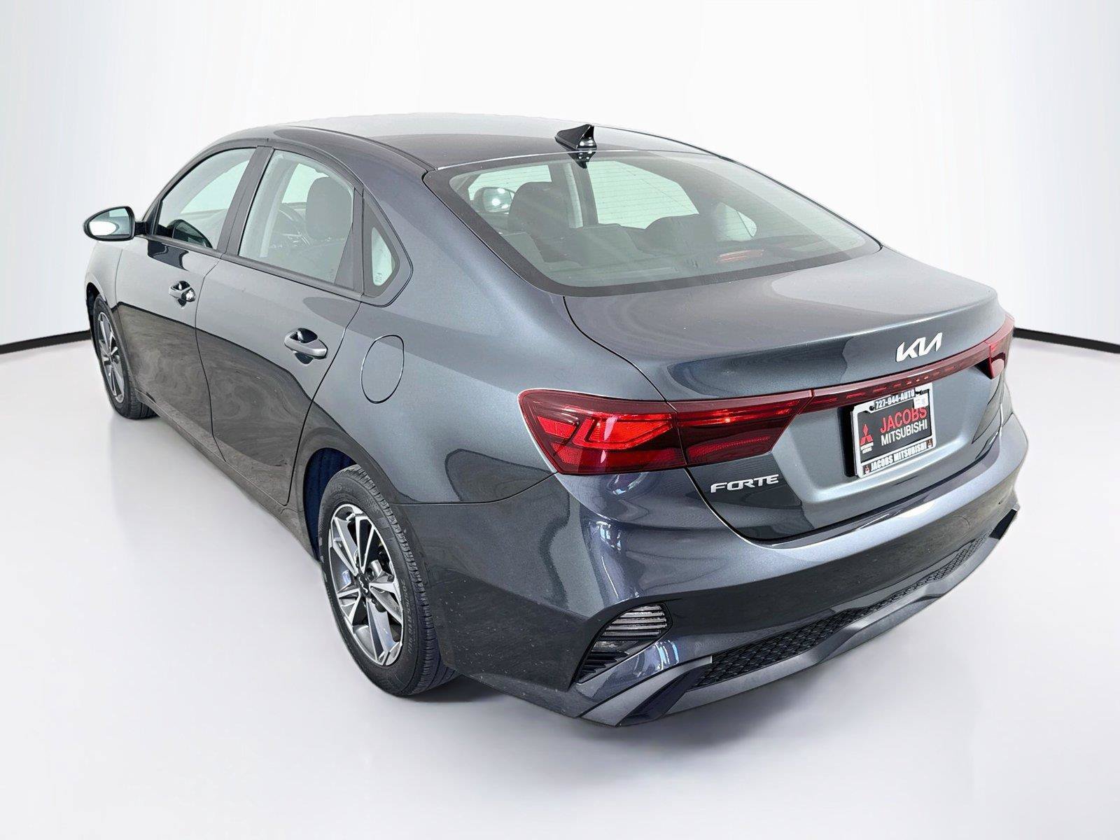 Used 2023 Kia Forte LXS FWD image 3
