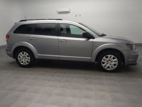 Used 2019 Dodge Journey SE FWD image 11