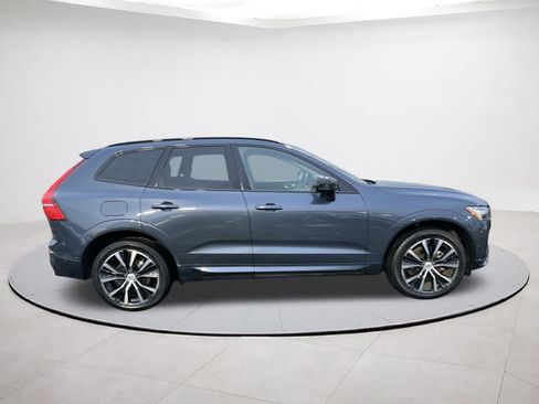 Used 2025 Volvo XC60 B5 Plus image 6