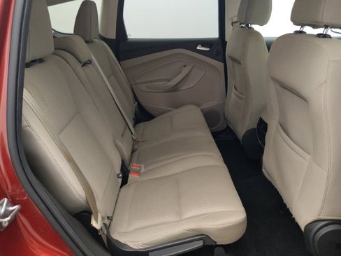 Used 2017 Ford Escape SE w/ Equipment Group 201A FWD image 19