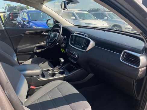Used 2019 Kia Sorento FWD V6 w/ LX V6 Convenience Package image 27