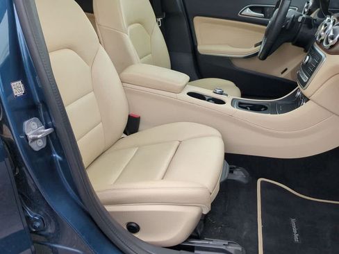 Used 2019 Mercedes-Benz GLA 250 4MATIC image 22