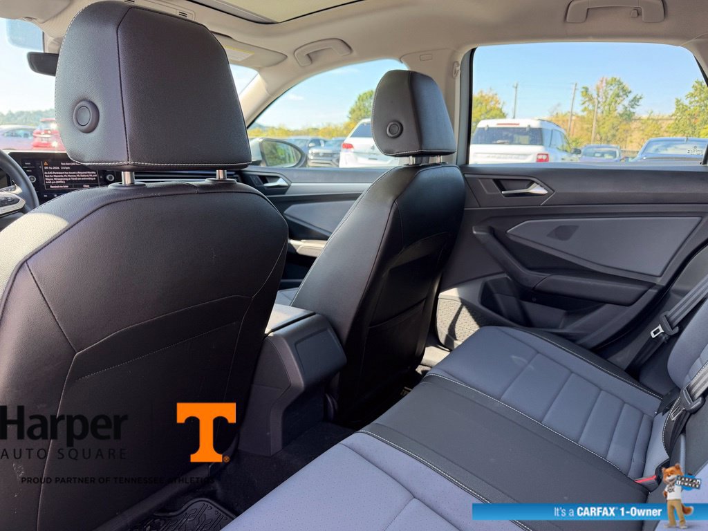 Used 2025 Volkswagen Jetta SE w/ Sunroof Package FWD image 11