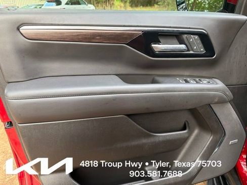 Used 2025 Chevrolet Tahoe LT w/ Comfort Package RWD image 15