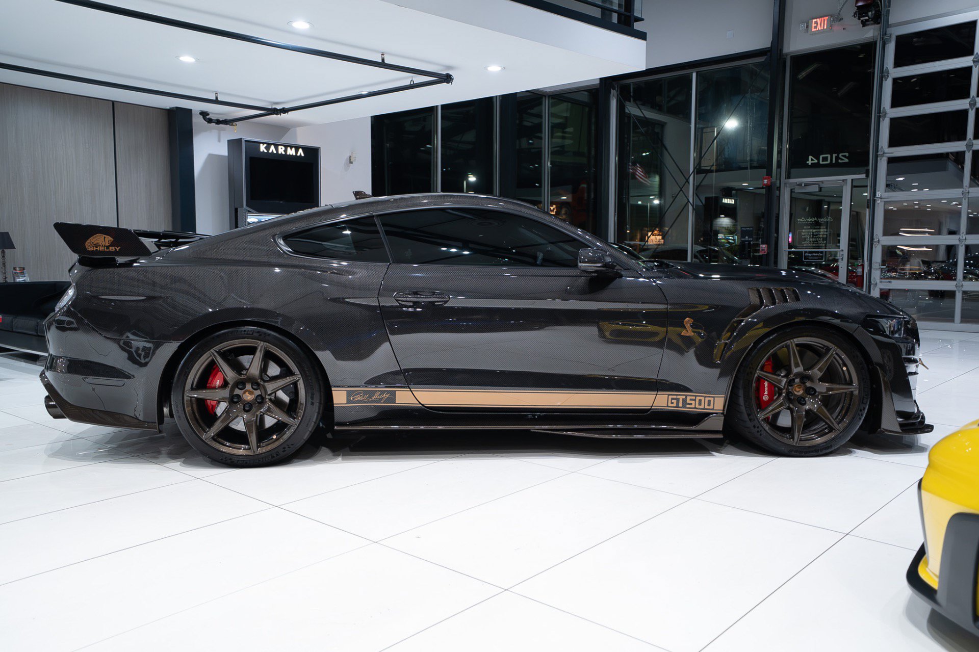 Used 2022 Ford Mustang Shelby GT500 w/ Carbon Fiber Track Pack RWD image 44