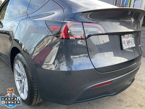 Used 2024 Tesla Model Y Long Range AWD/4WD image 97