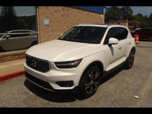 Used 2021 Volvo XC40 T5 Inscription w/ Advanced Package image 3