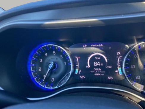 Used 2023 Chrysler Pacifica Touring-L image 20