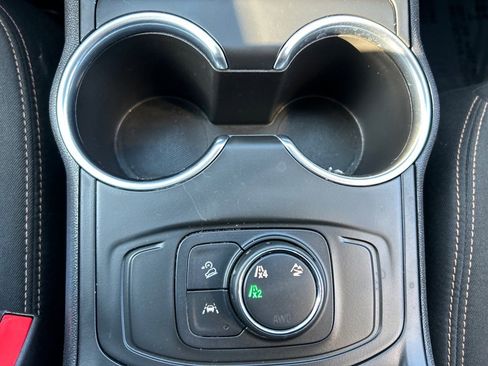 Used 2020 GMC Terrain SLE image 29