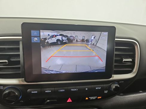 Certified 2023 Hyundai Venue SEL FWD image 19
