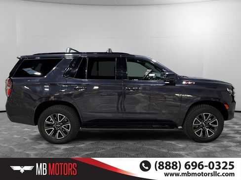 Used 2022 Chevrolet Tahoe Z71 w/ Luxury Package image 2