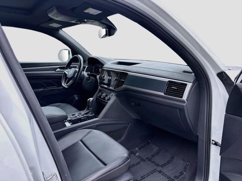 Used 2020 Volkswagen Atlas Cross Sport SEL FWD image 27