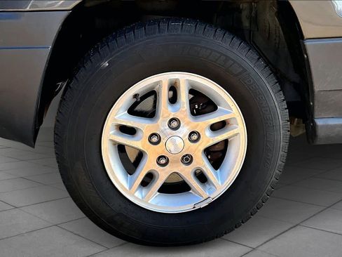 Used 2004 Jeep Grand Cherokee Laredo w/ Convenience Group image 11