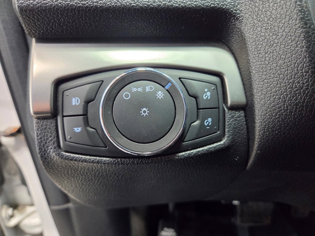 Used 2018 Ford Explorer XLT w/ XLT Technology Feature Bundle AWD/4WD image 25