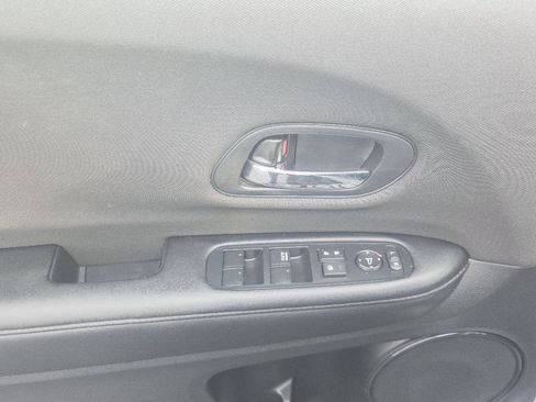 Used 2022 Honda HR-V LX image 15