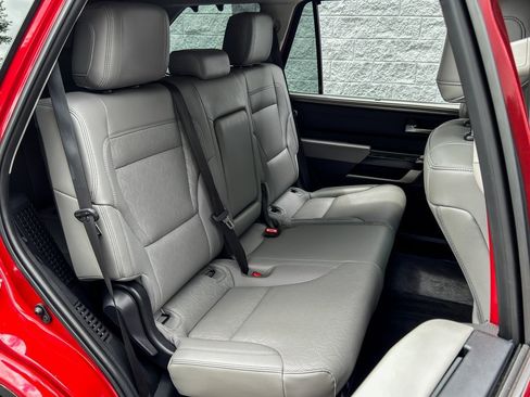 Used 2023 Toyota Sequoia Limited image 27