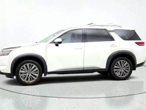 Used 2024 Nissan Pathfinder SL w/ SL Premium Package FWD image 8