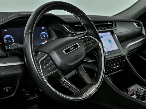 Used 2022 Jeep Grand Cherokee L Limited image 21