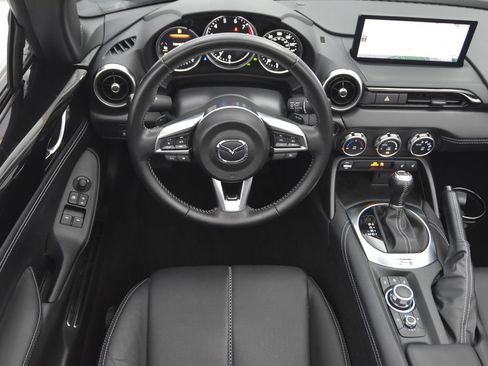 Certified 2025 MAZDA MX-5 Miata RF Grand Touring RWD image 29