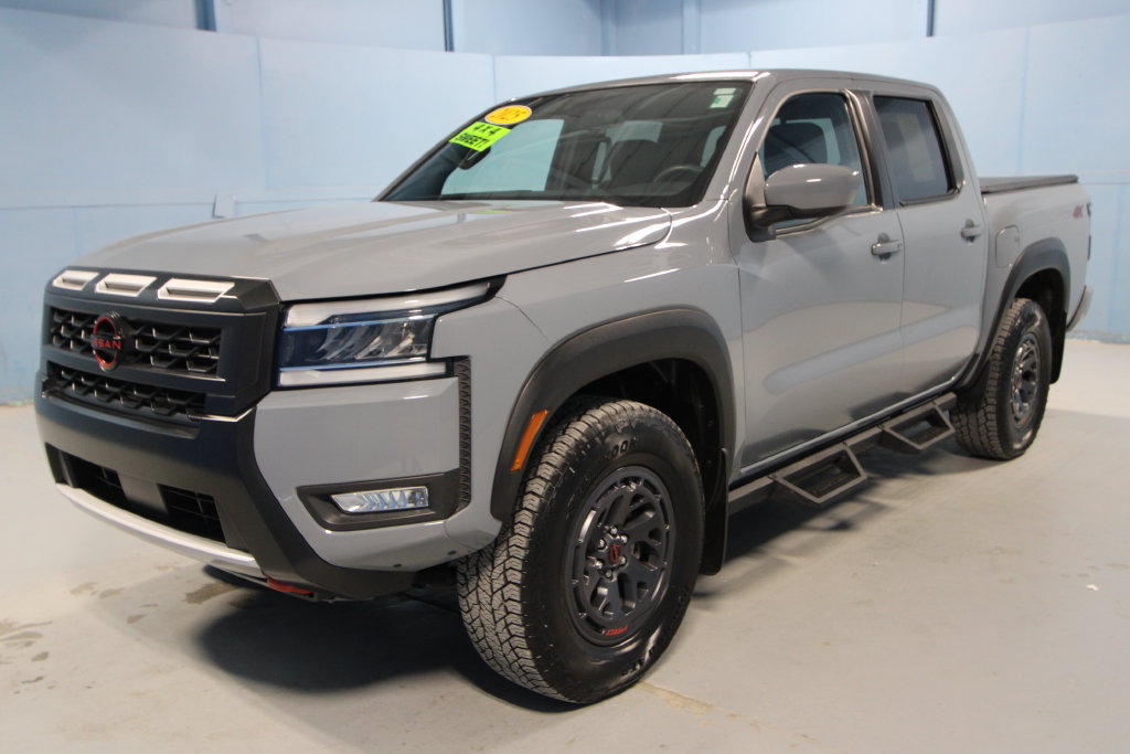 Used 2025 Nissan Frontier PRO-4X AWD/4WD image 24