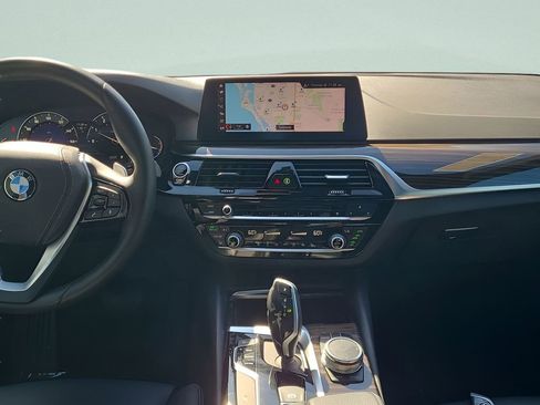 Used 2019 BMW 530i w/ Convenience Package image 24