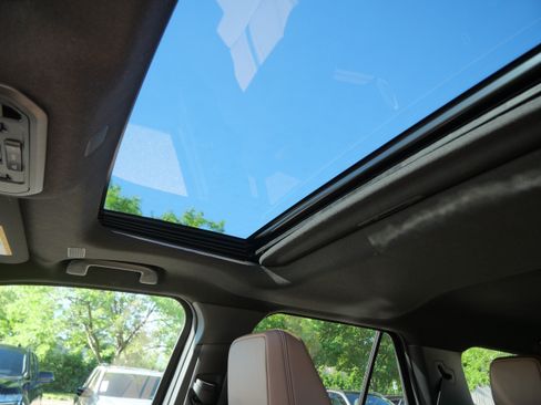 Used 2025 Toyota 4Runner Limited AWD/4WD image 33