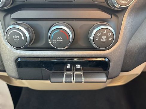 Used 2019 RAM 1500 Big Horn image 28