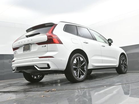 New 2026 Volvo XC60 B5 Plus w/ Protection Package Premier AWD/4WD image 32