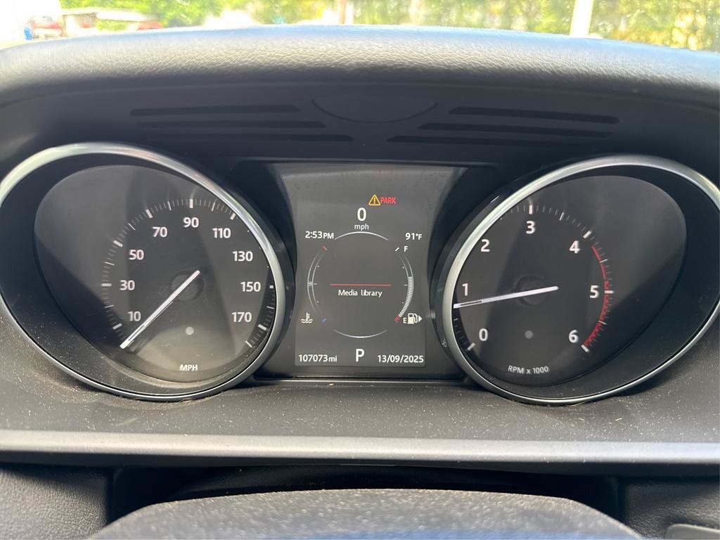 Used 2017 Land Rover Range Rover Sport SE AWD/4WD image 17
