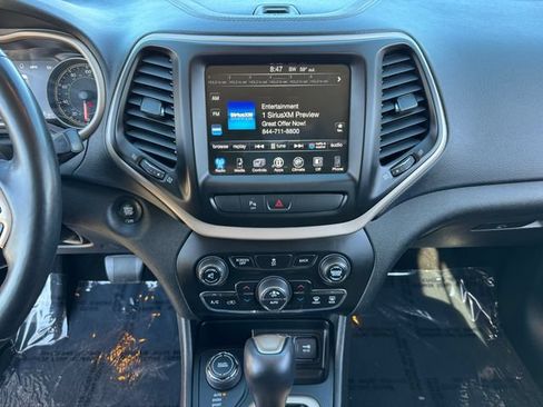 Used 2018 Jeep Cherokee Limited AWD/4WD image 24