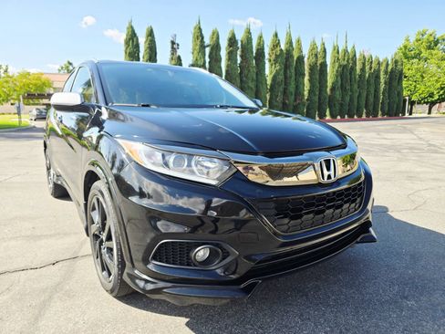 Used 2021 Honda HR-V Sport image 2