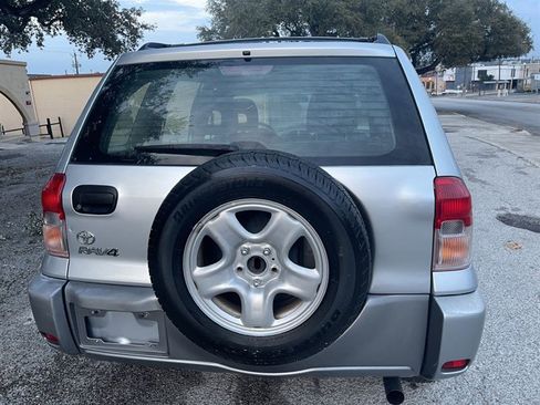 Used 2002 Toyota RAV4 LE image 8