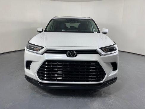 New 2026 Toyota Grand Highlander XLE image 2