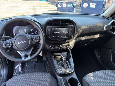 Used 2025 Kia Soul LX w/ LX Technology Package image 28