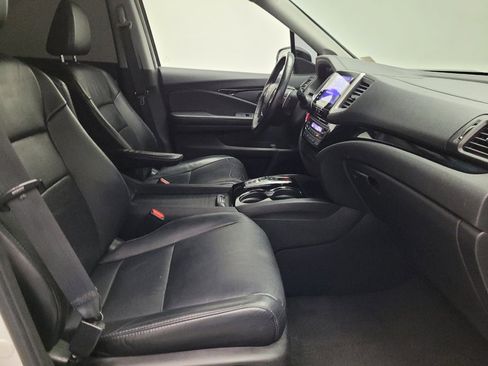 Used 2018 Honda Pilot Touring image 21