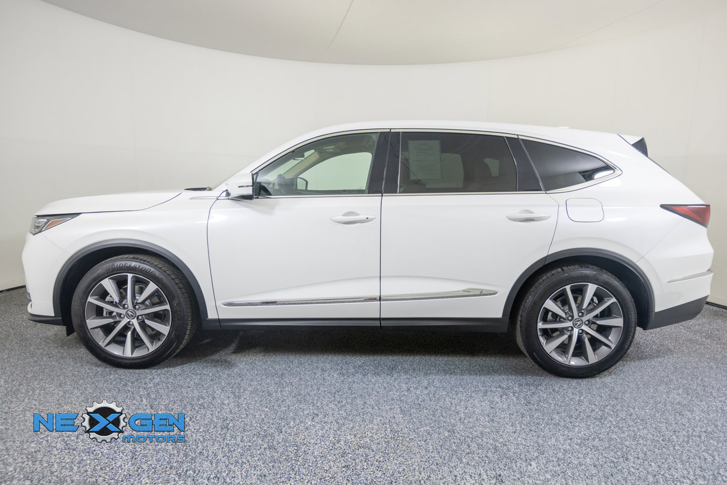 Used 2025 Acura MDX w/ Technology Package AWD/4WD image 29