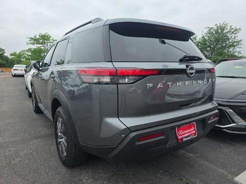 Certified 2025 Nissan Pathfinder SV FWD image 6