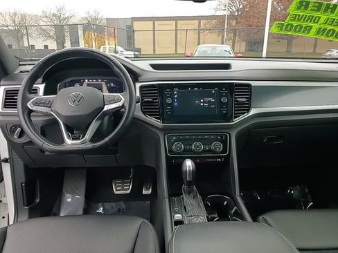 Used 2023 Volkswagen Atlas Cross Sport SEL image 12